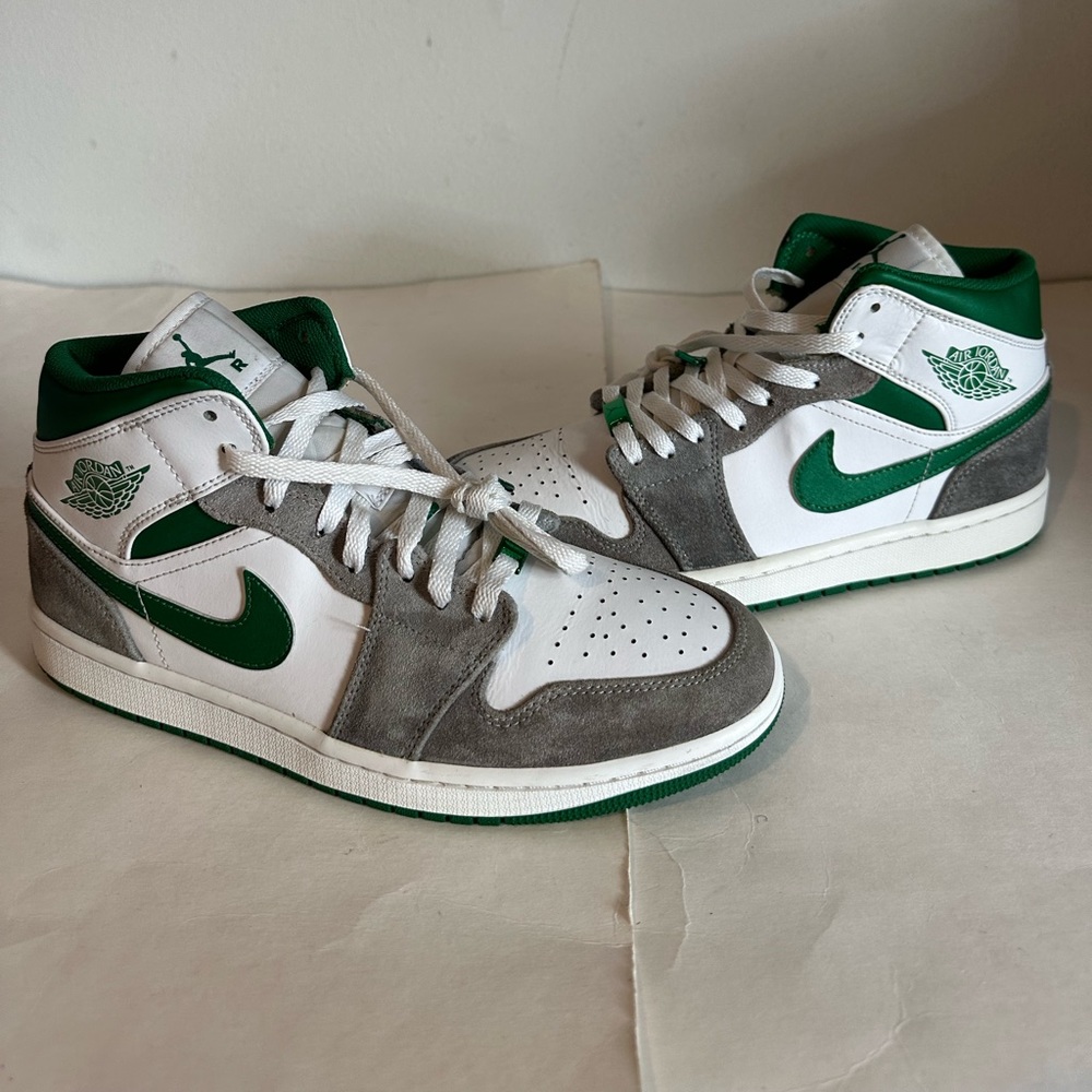 Nike Air Jordan 1 Mid SE Grey Pine Green White Shoes DC7294-103 Men’s Size 9.5